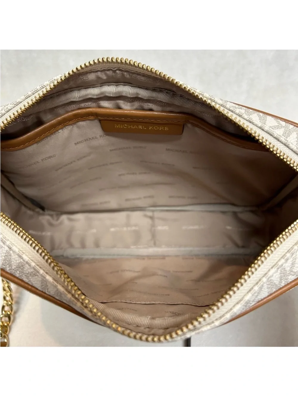 EUC Michael Kors Jet Set Large Crossbody - Picture 11 of 11
